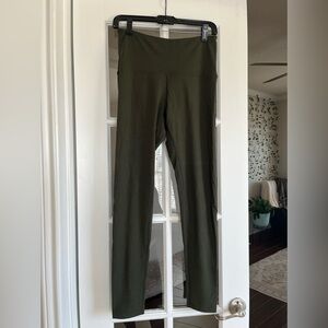 Unbound Merino Olive Green Merino Wool Active Leggings Size Medium